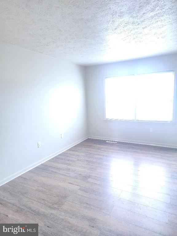 Building Photo - 130 W 13th St