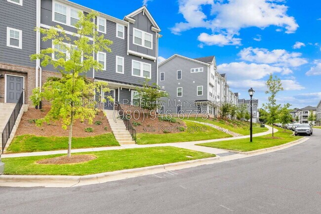 Building Photo - 7211 Bryce Ave