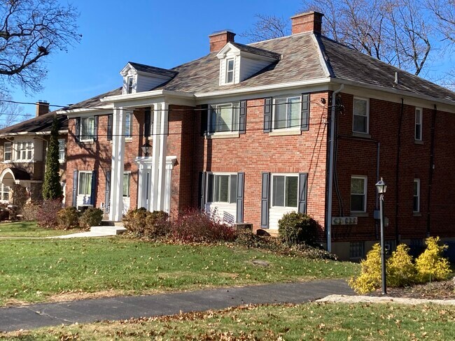 Building Photo - 6307 Montgomery Rd
