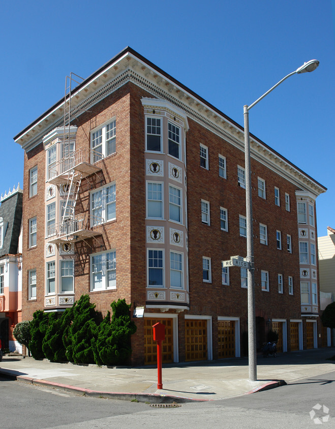 Building Photo - 1750 Beach St