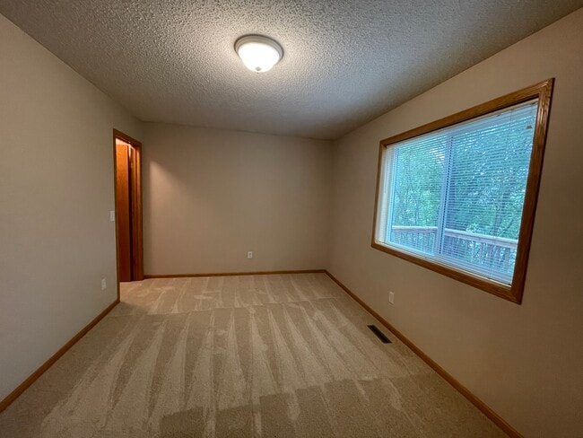 Primary Bedroom - 23181 Dakotah St NW