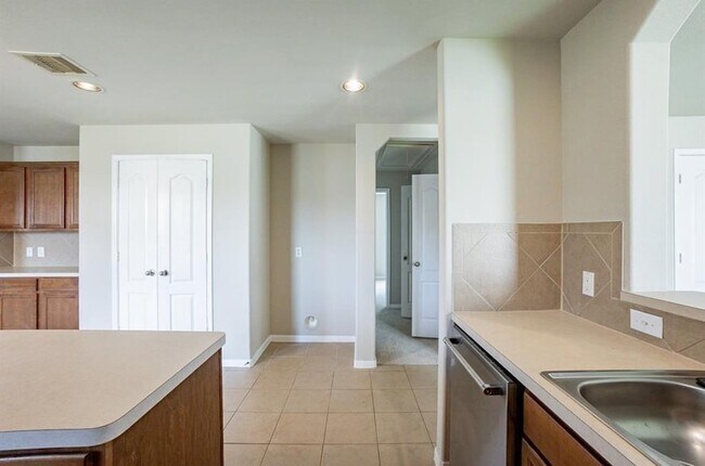 Building Photo - 1111 Desert Springs Ln