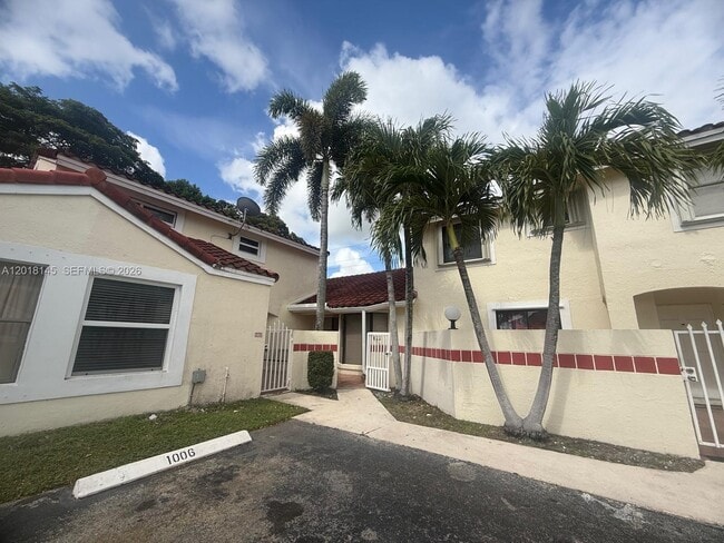 Building Photo - 1004 San Remo Cir