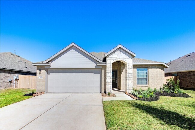 Building Photo - 5023 Lavaridge Dr