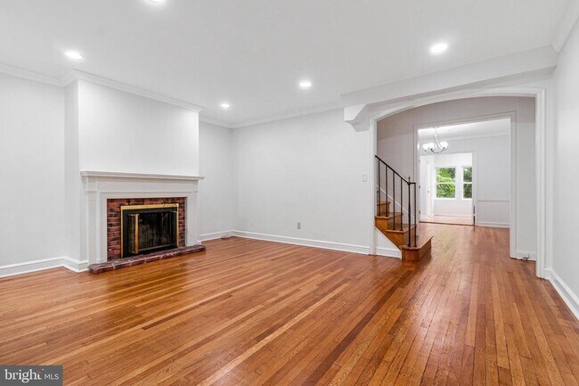 Building Photo - 4414 Volta Pl NW