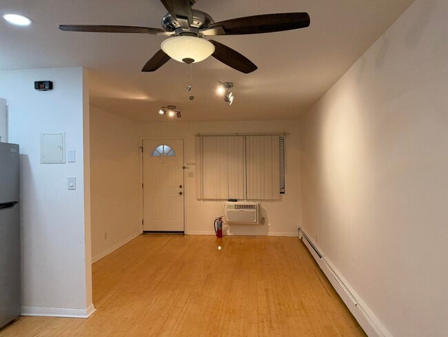 Building Photo - 74 69th St
