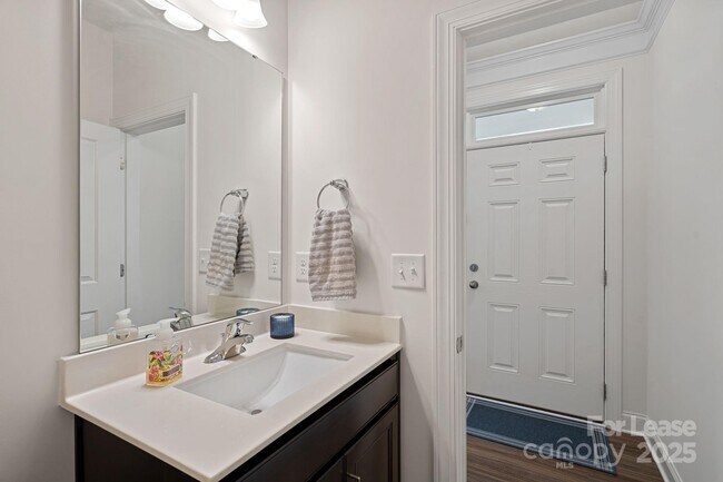 Foto del edificio - 208 Waterlynn Ridge Rd