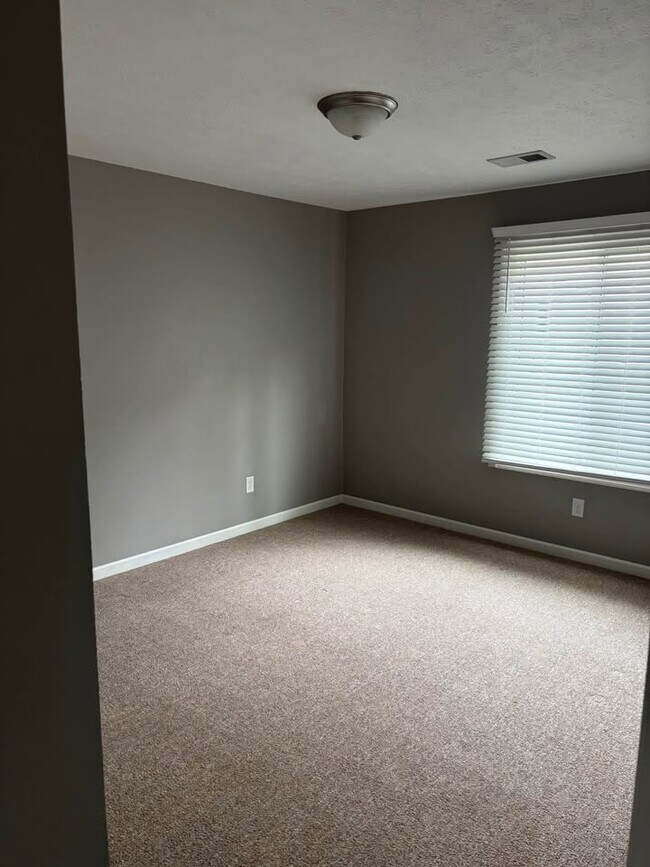 Foto del edificio - 4021 Glen Oaks Blvd