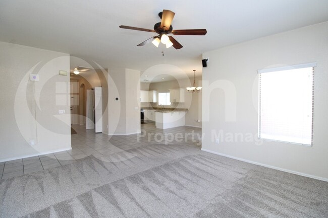 Building Photo - 2640 E La Costa Dr