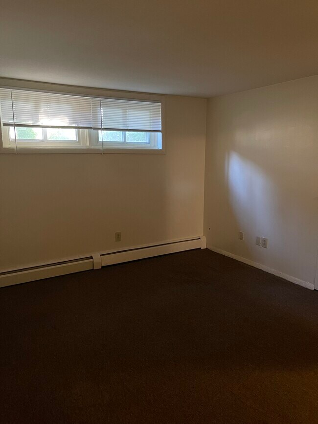 Building Photo - 14 Sisson St