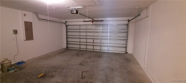 Building Photo - 9 Elder Ct W