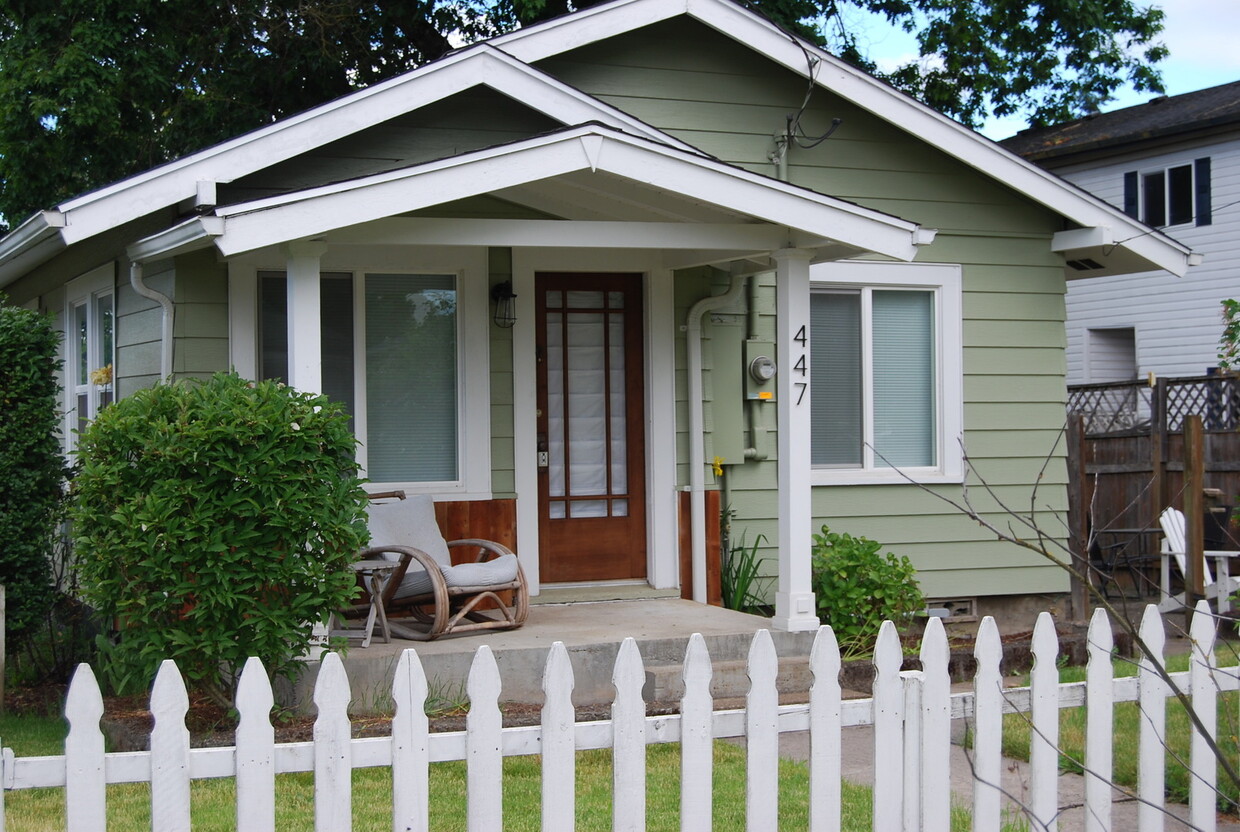 Primary Photo - Cute 1 Bedroom 2 Bath Home Carlton OR