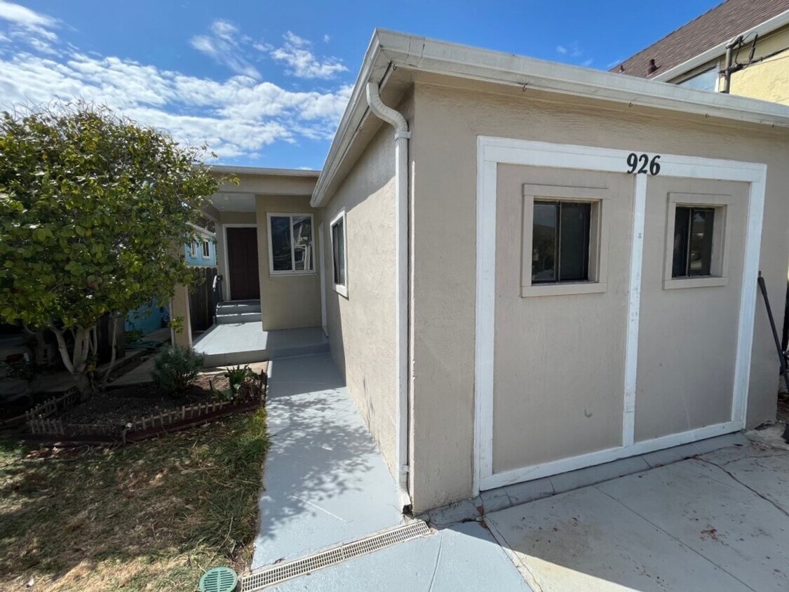 Primary Photo - Three Bedroom House Available in Albany!!!