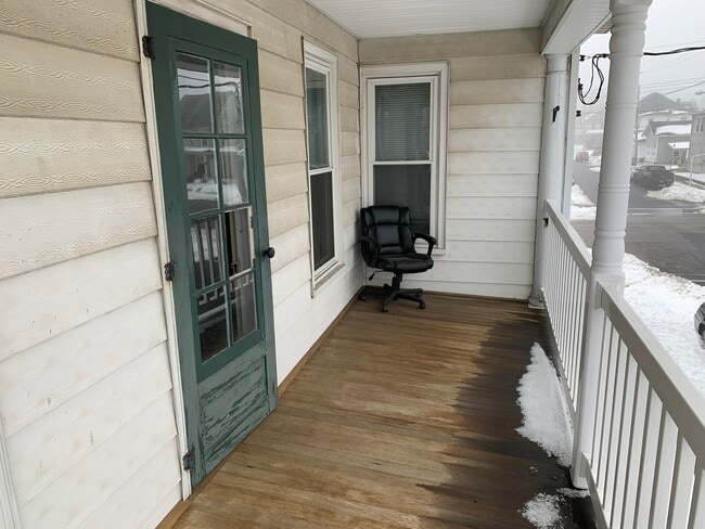 Balcony - 201 E Cherry St