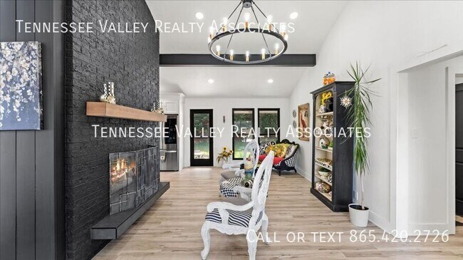 Foto del edificio - 813 N Cedar Bluff Rd