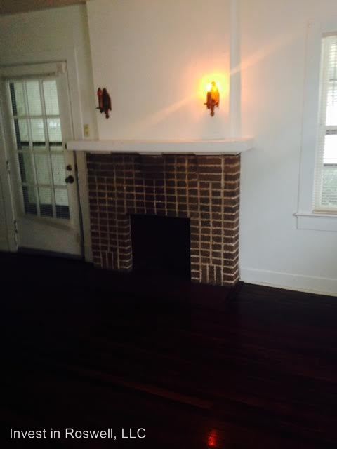 Building Photo - 407 W Walnut St