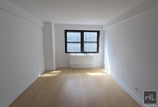 Building Photo - East 39th Street