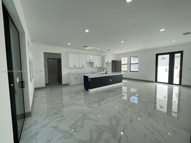 Foto del edificio - 3000 Nelson Rd N