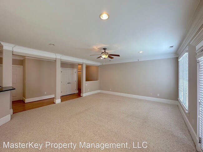 Building Photo - 3 br, 2.5 bath House - 832 Waterford Lake Dr