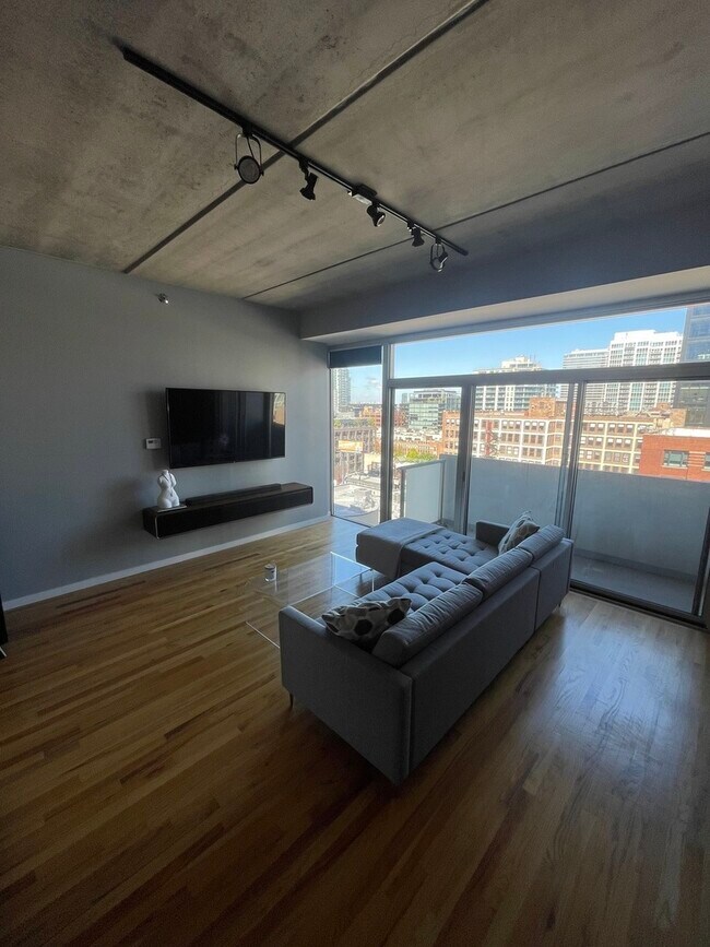 Foto del edificio - 630 N Franklin St