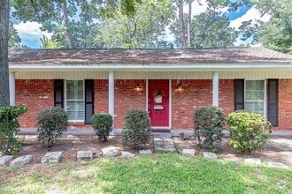 Building Photo - 10218 Oak Point Dr