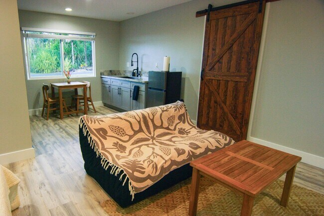 Foto del edificio - New modern studio with one bath