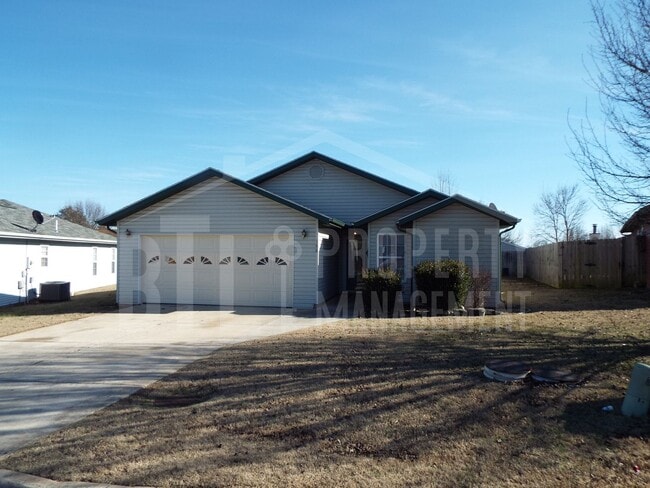 Building Photo - Now Available in Highlands Subdivision!