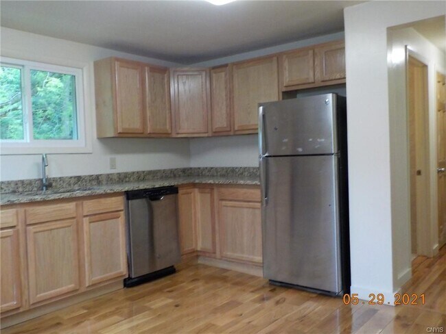 Building Photo - 133 Houston Ave