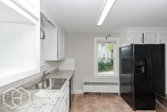 Foto del edificio - NOW AVAILABLE! - 20 OLD STAFFORD ROAD, TOL...