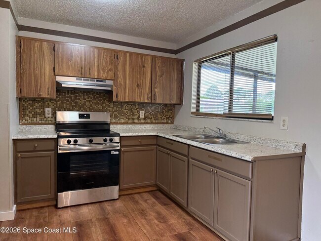 Foto del edificio - 1490 Van Buren Ave SE