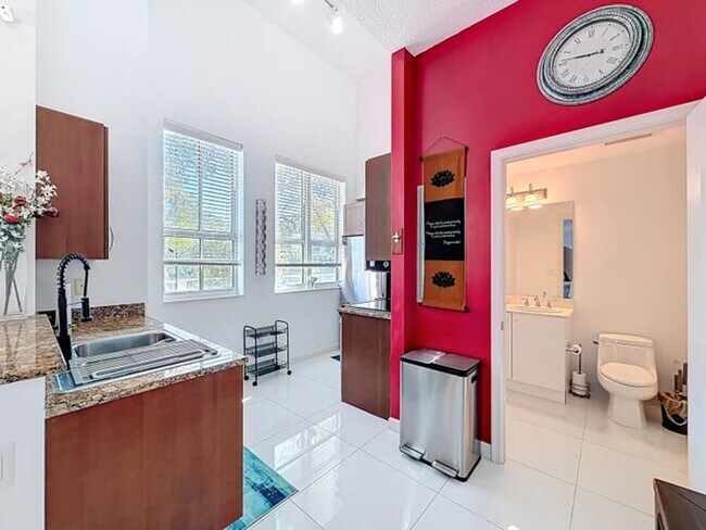 Photo - 450 N Federal Hwy House