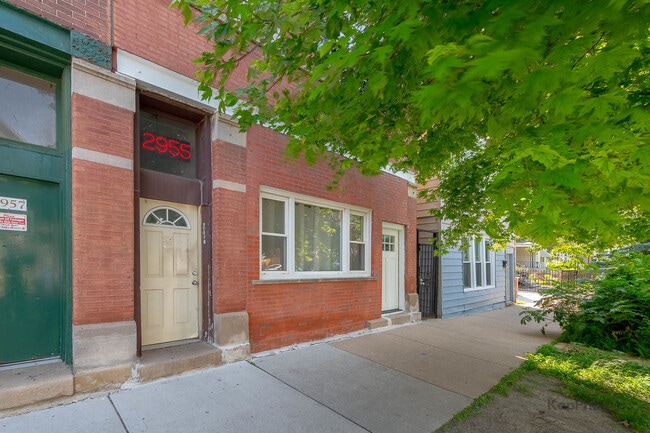 Foto del edificio - 2955 N Spaulding Ave