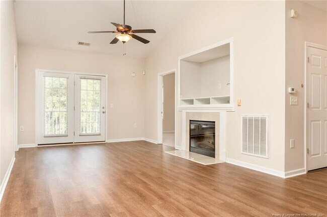 Building Photo - 612 Marshtree Ln