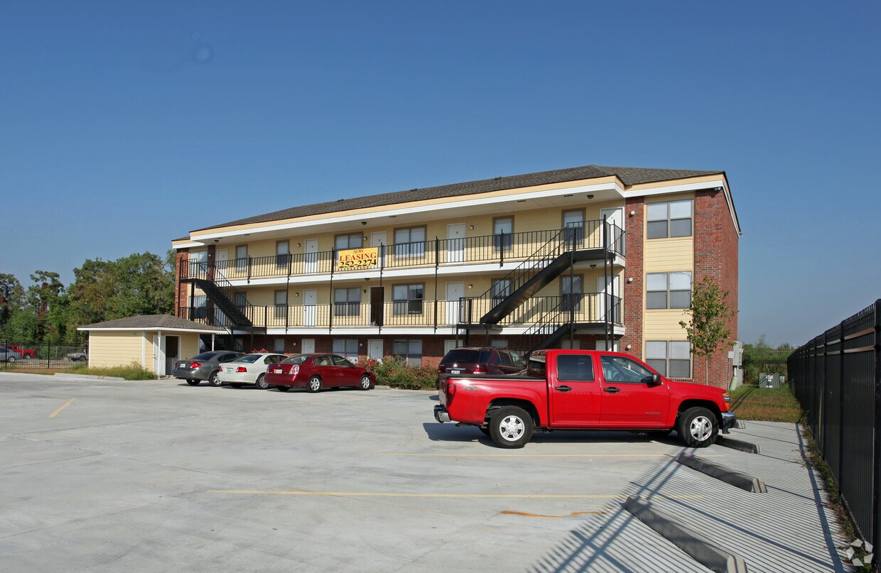 Primary Photo - Graduate Apartments