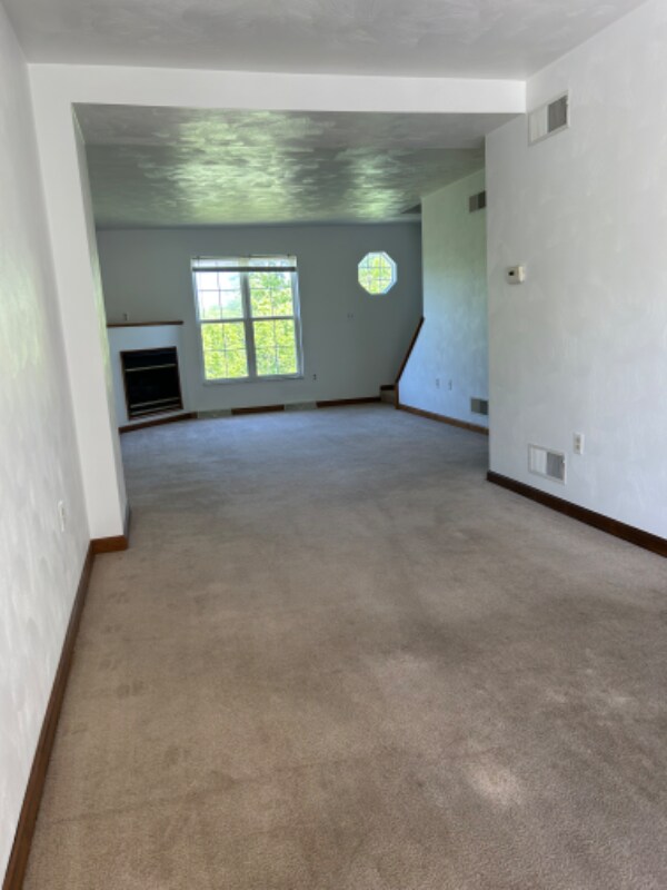 Building Photo - 608 Topper Way