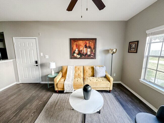 Foto del edificio - 6225 Saratoga Blvd