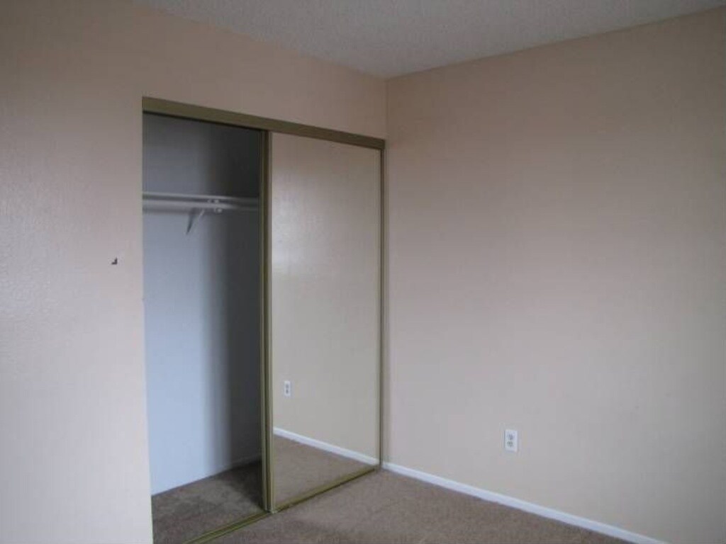 Building Photo - !! BIGG TWO STORY HOME MOVE IN READY TODAY !!