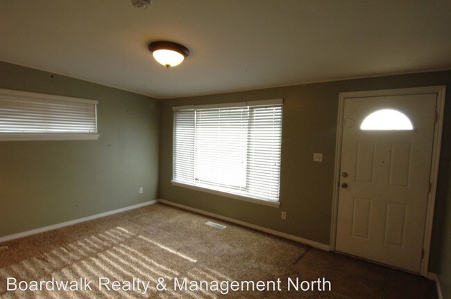 Building Photo - 3 br, 1 bath House - 260 Hawthorne St