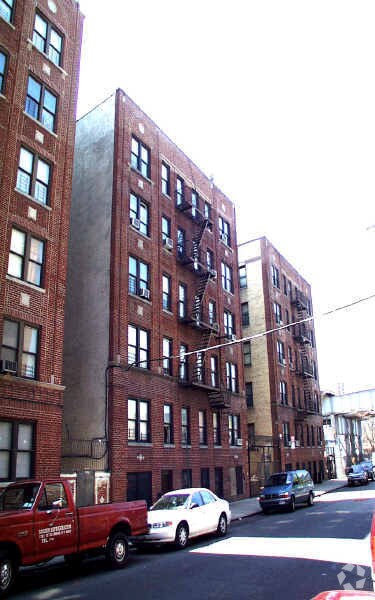 Primary Photo - 1180 Lebanon St