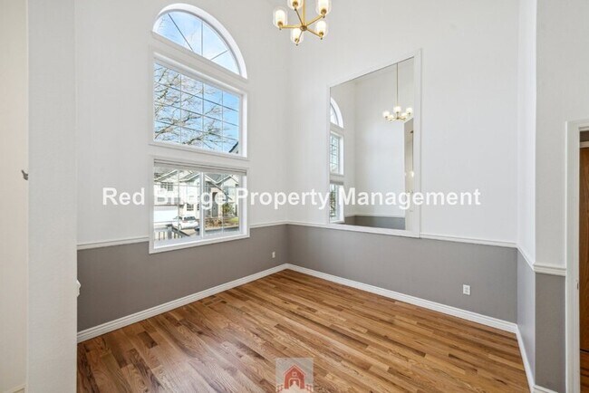 Building Photo - 12821 Sierra Vista Dr