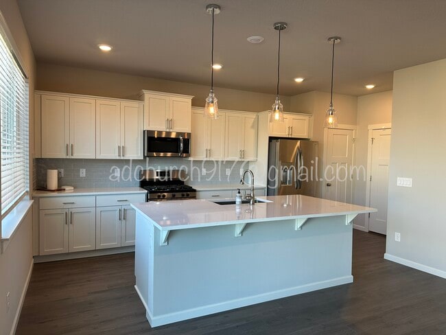 Kitchen - 37539 Sockeye St