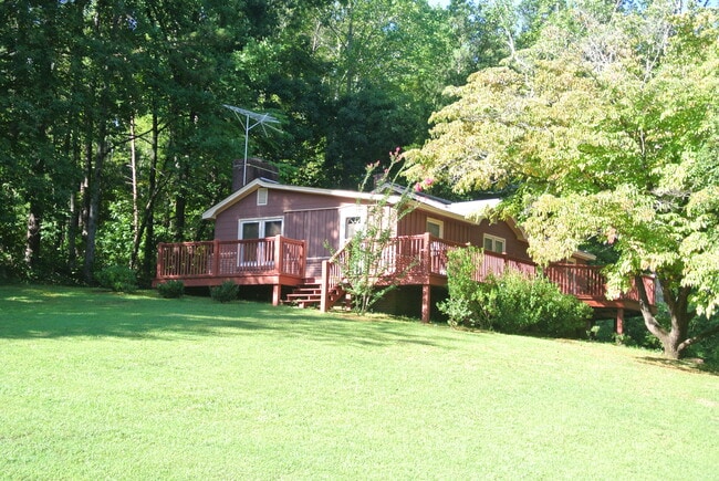 Building Photo - 623 Old Salem Rd