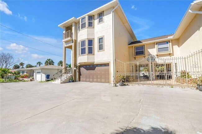 Foto del edificio - 8702 Blind Pass Rd