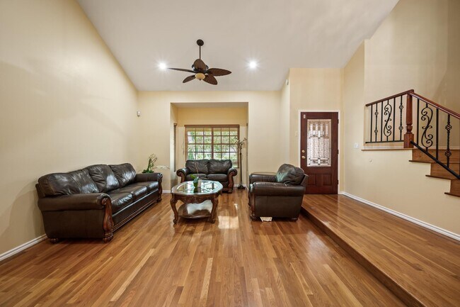 Foto del edificio - 22606 Archwood St