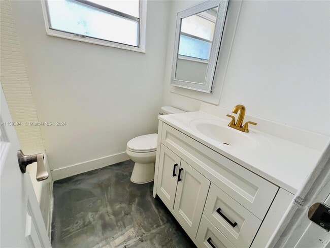 Foto del edificio - 251 NE 187th St