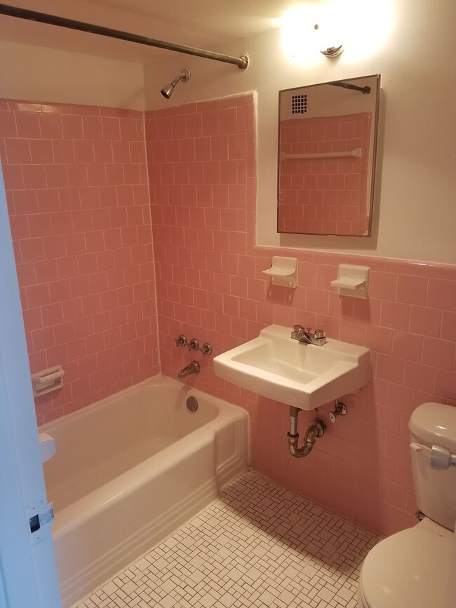 Interior Photo - Robin Towers