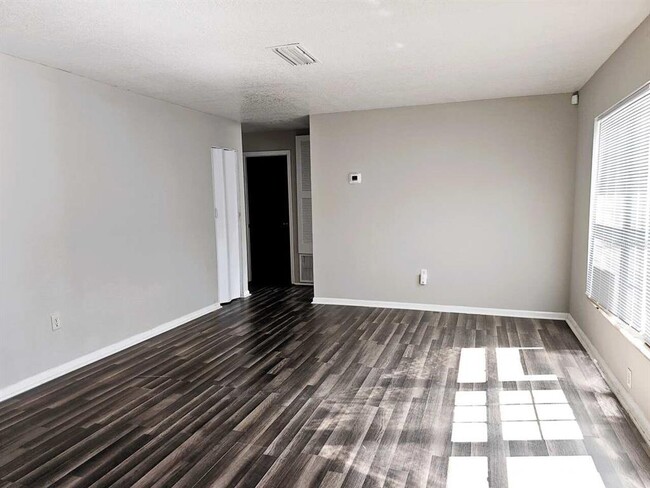 Foto del edificio - 1412 Braebury Dr