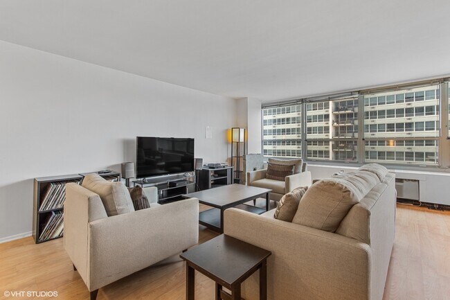 Foto del edificio - 3550 N Lake Shore Dr