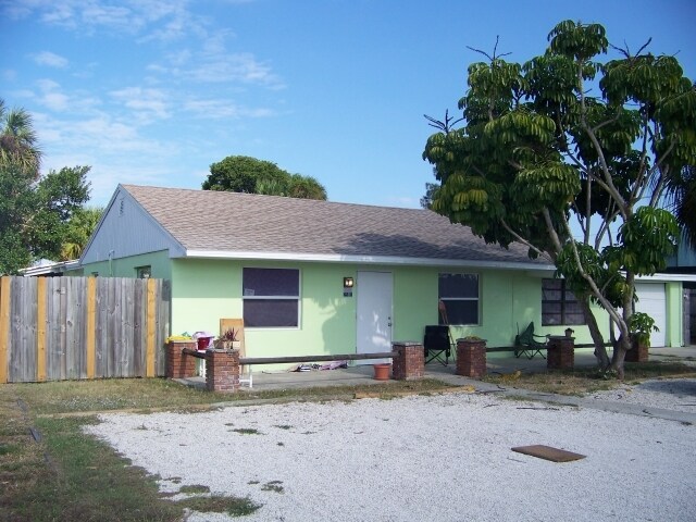 Primary Photo - 2581 Spence Dr NE