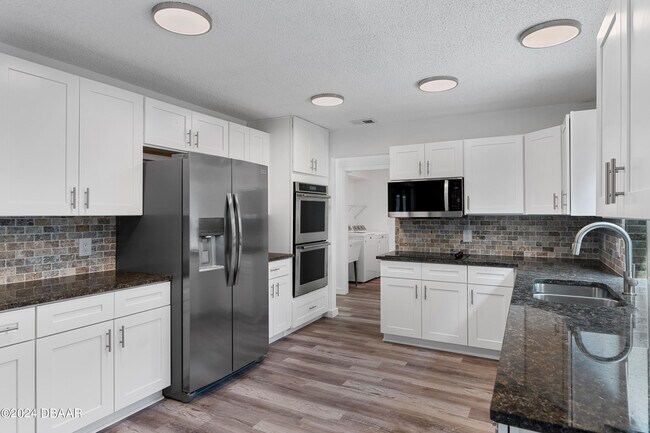 Building Photo - 886 Quail Run